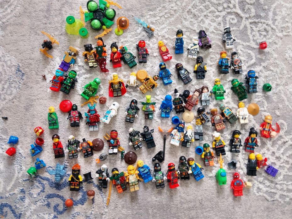 продам лего фигурки и детали