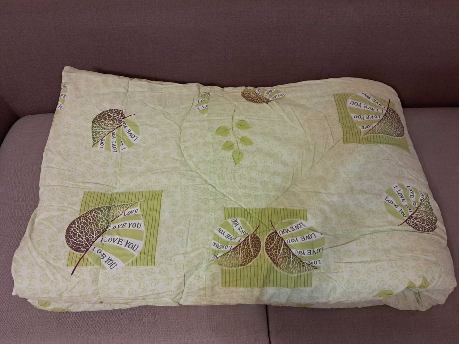 Продам одеяло в хорошем состоянии