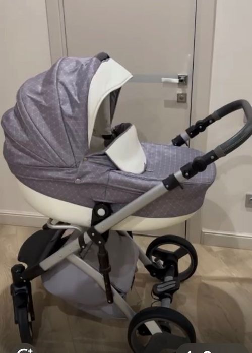 Детская прогулочная коляска