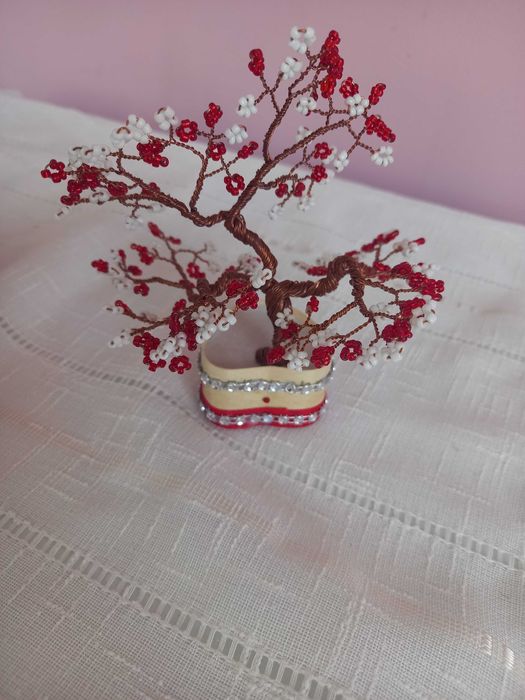 Дървета и цветя от мъниста