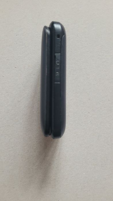 Telefon SAMSUNG GT E 1190, cu clapetă