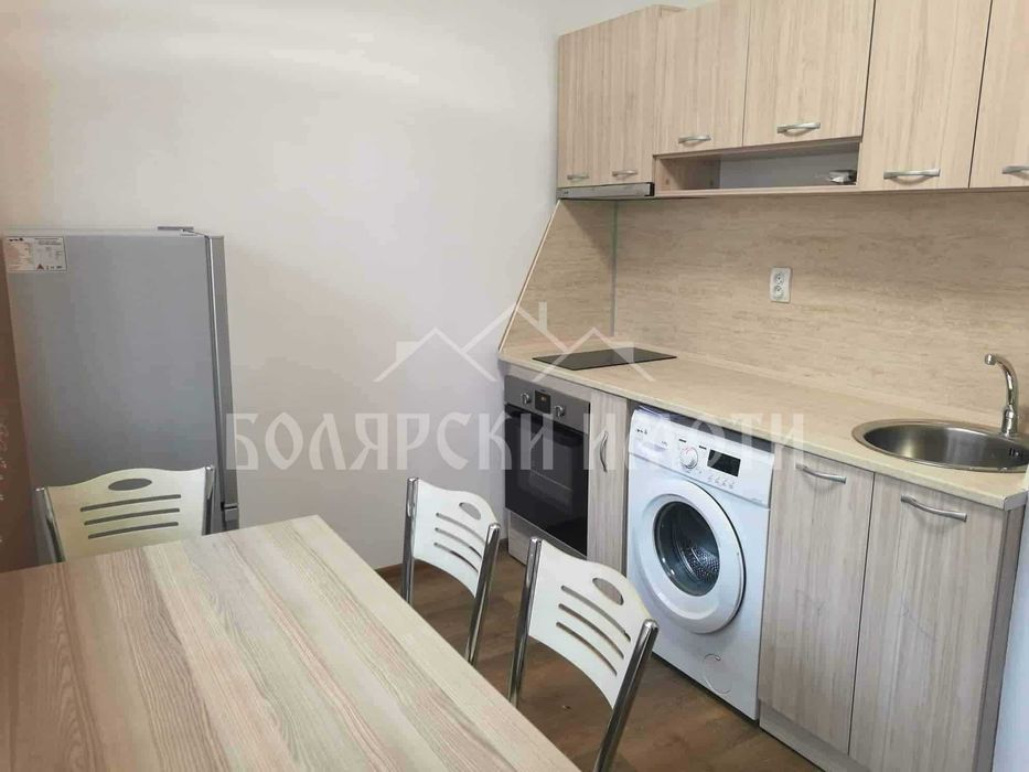 Дава се под наем Двустаен апартамент в Велико Търново, Център - 70 кв.м за 332 € - Снимка #3