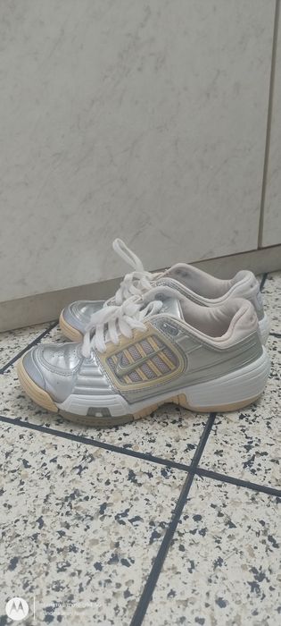 Оригинални дамски маратонки Nike