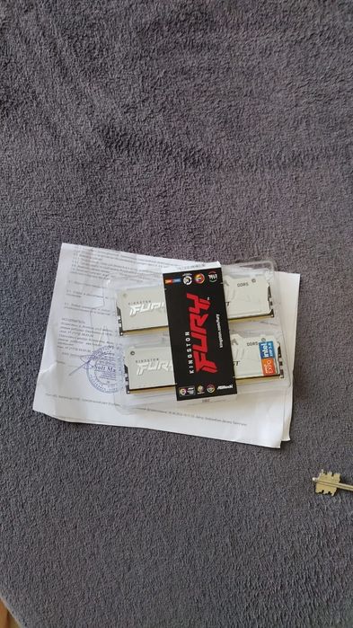 Продам Kingston DDR5 16x2 32gb