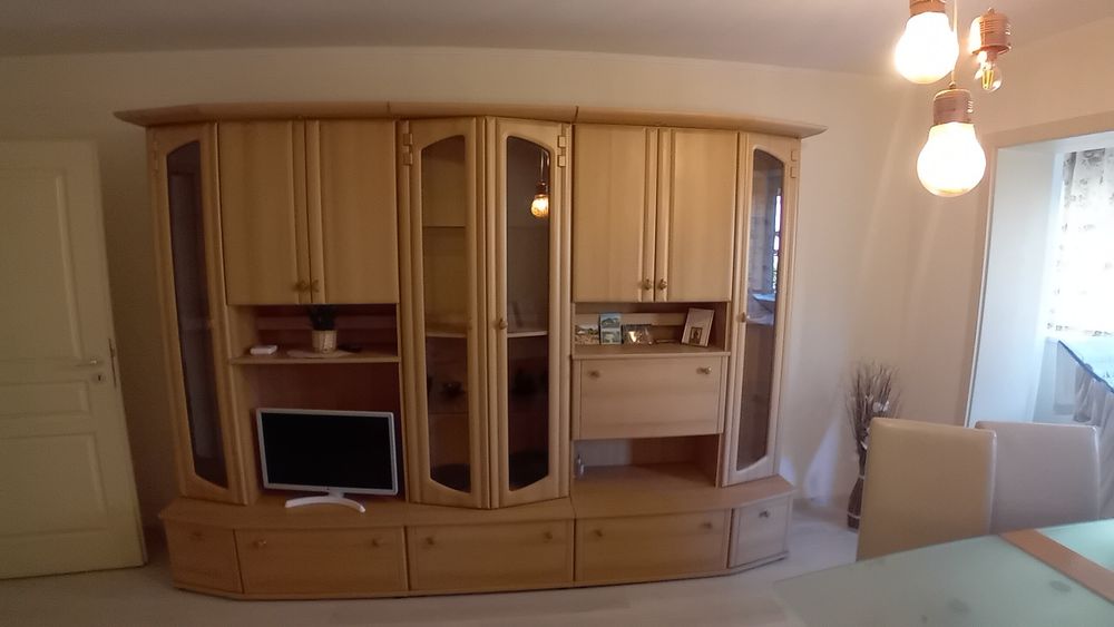 Vând mobilă living elegantă