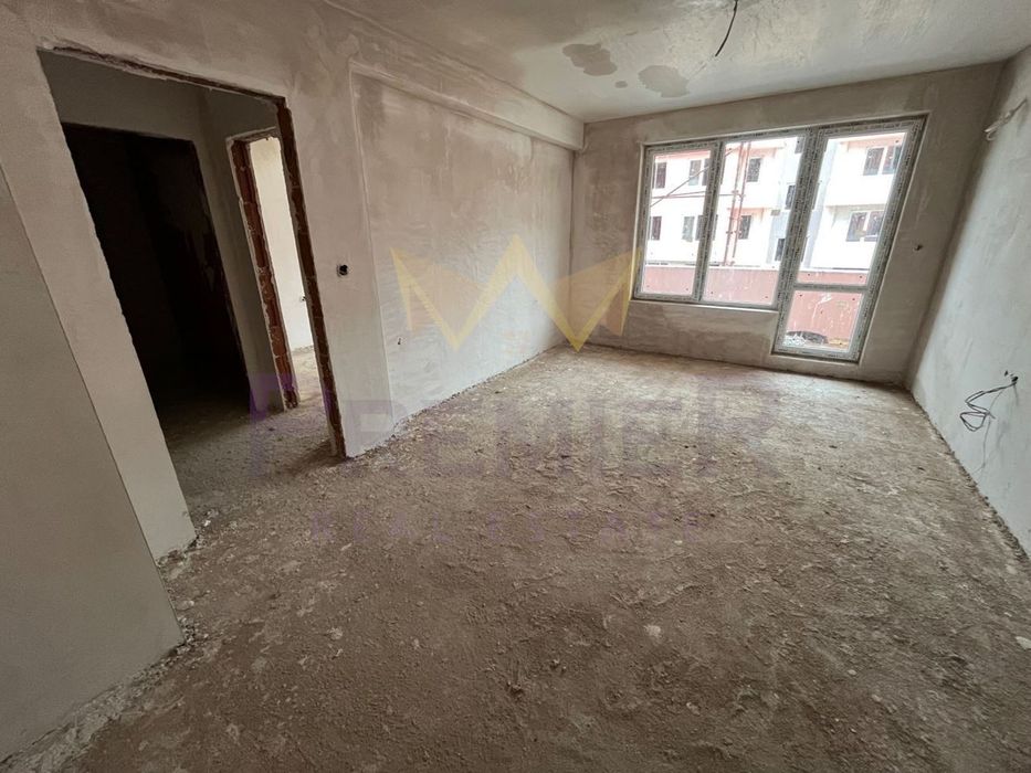 Продава се Двустаен апартамент в Пловдив, Остромила - 64 кв.м за 661 €/кв.м - Снимка #1