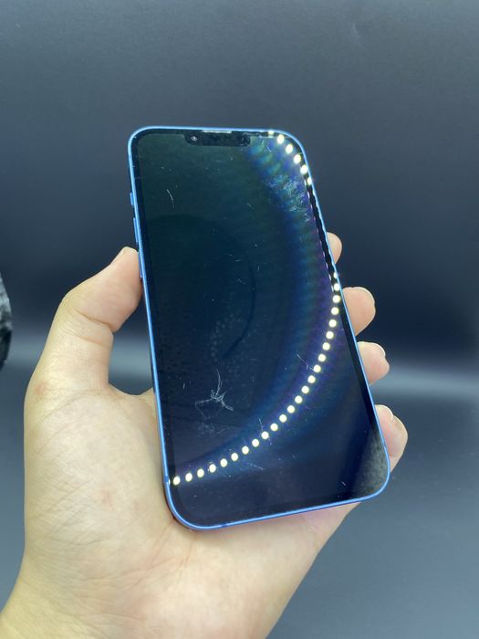 iPhone 13 сини цвет