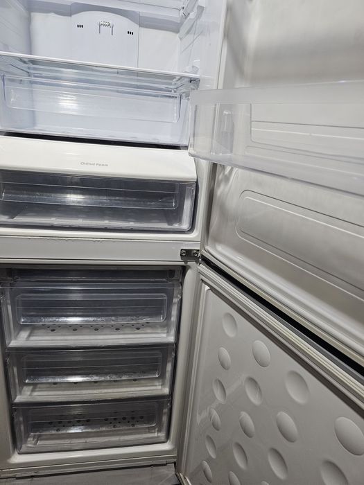 Холодильник  Samsung