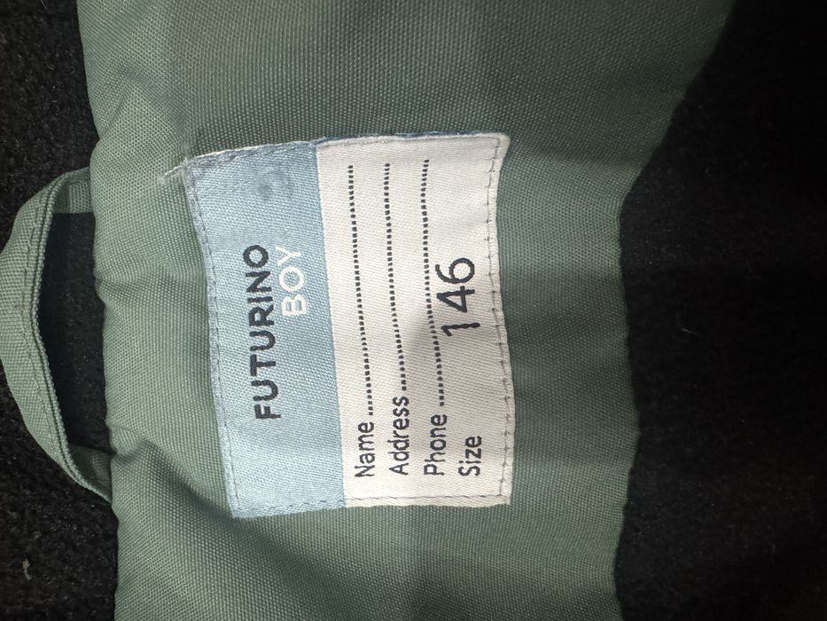 Продам куртку на мальчика 146 р