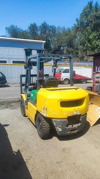 Вилочный погрузчик Komatsu FD35NT-8 2006 г.