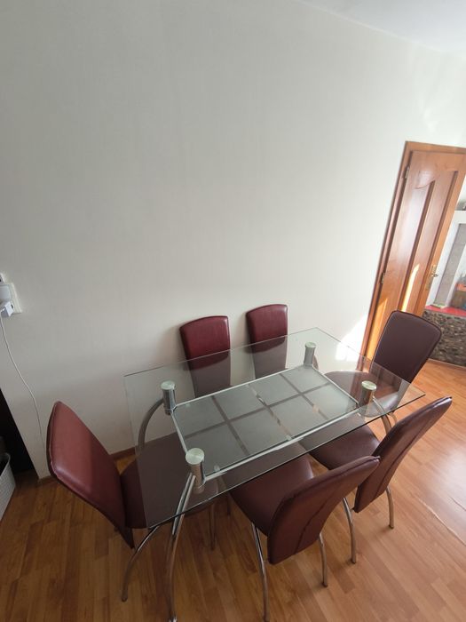 Masa cu blat de sticla