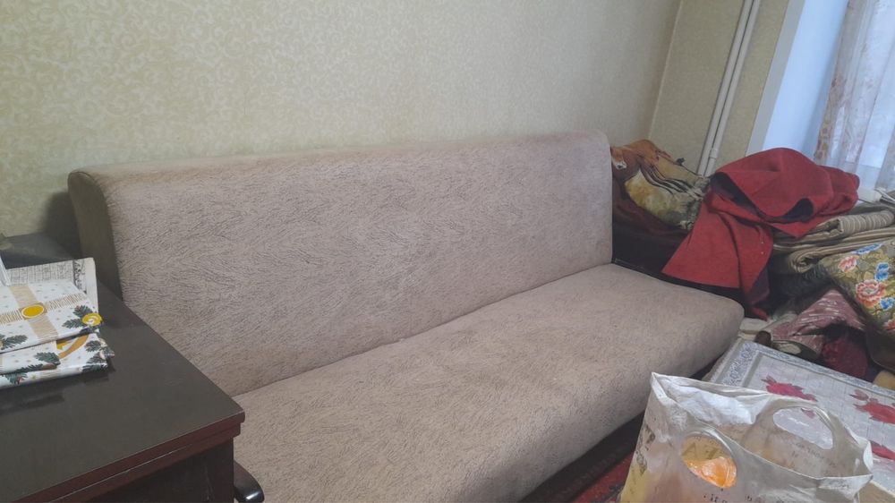 Продается диван.