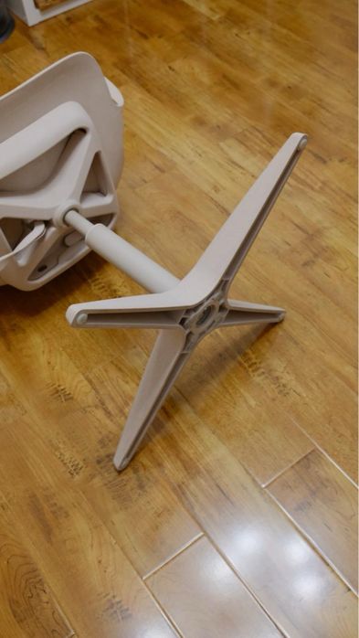 Продам фирменный стул IKEA ODGER Italy Style