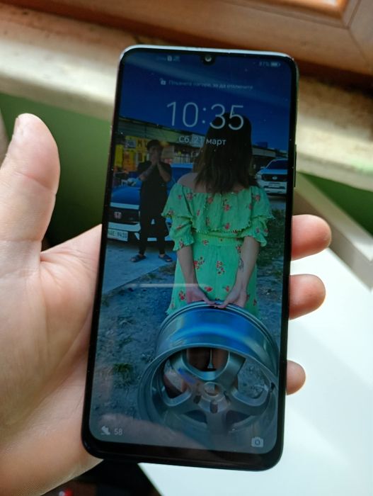 Телефон Huawei Y70