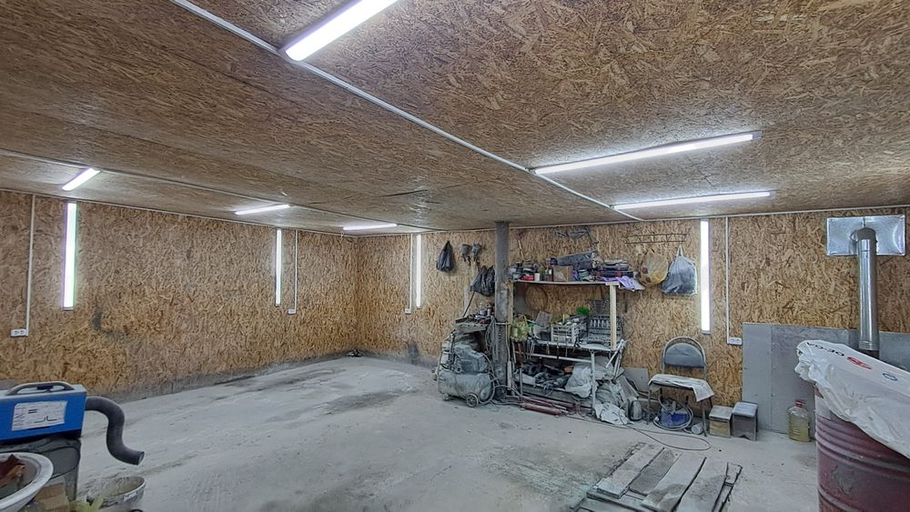 Қатар тұрған 2 гараж сатамын.