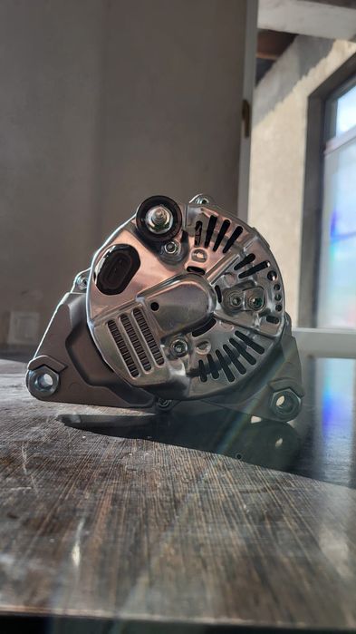 Генератор на Hyundai H1 новый