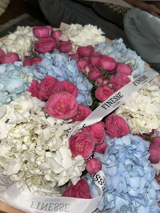 букет пышный …..