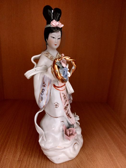 Продам статуэтку