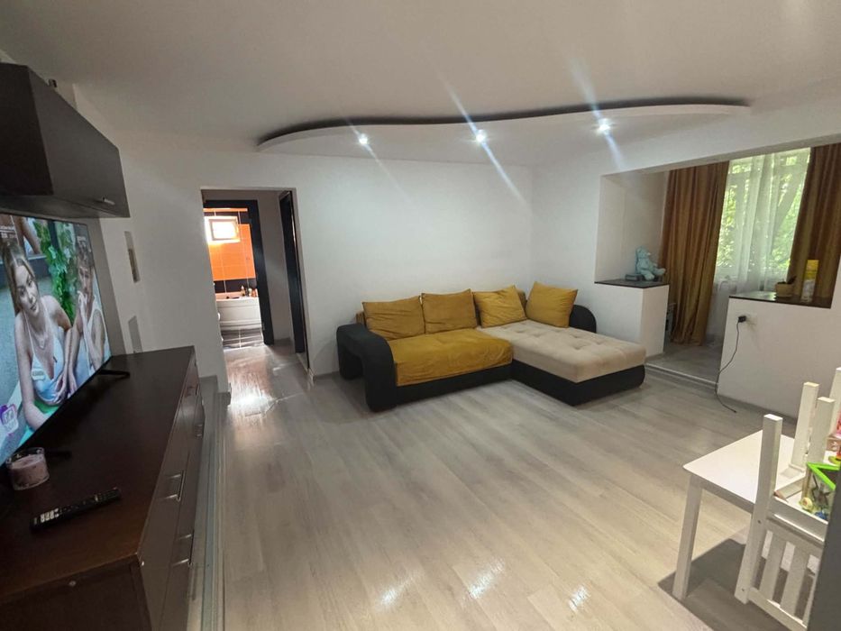 Apartament cu 3 camere