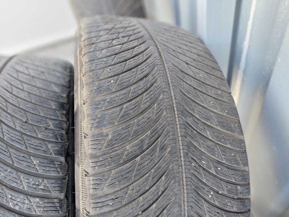 4 бр. Зимни гуми Mishelin 255/45 R20 dot 2520