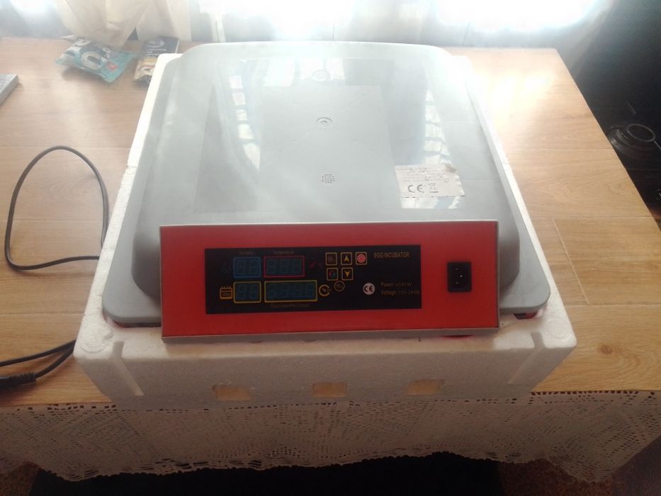 Инкубатор за 48 яйца/автоматичен/
