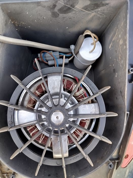 Газонокосилка электрическая