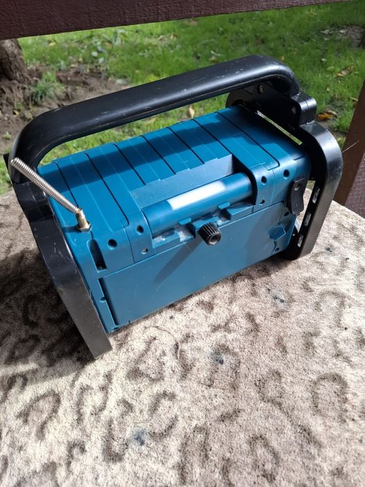 BOXĂ  Radio cu Bluetooth