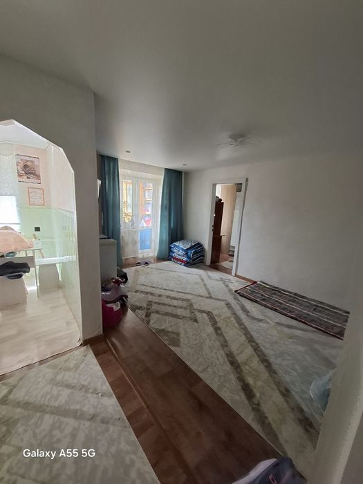 Продаётся 2 ком кв 2эт