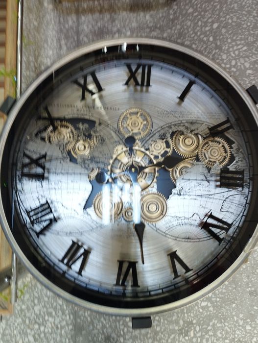 Журнальный столик часы