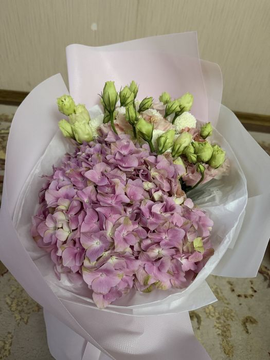Гортензия и эустома