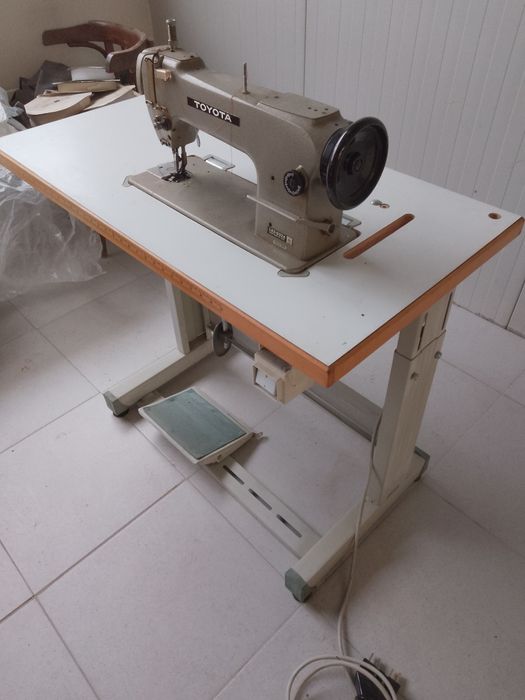 Шевна машина TOYOTA , троен транспорт