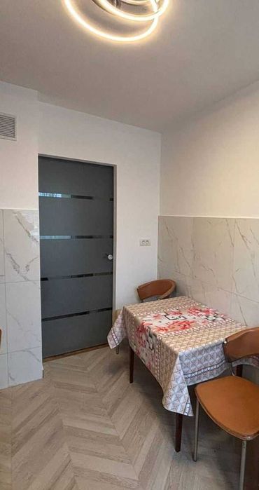 2cam central linistit modern mobilat utilat parchet stejar ideal cuplu