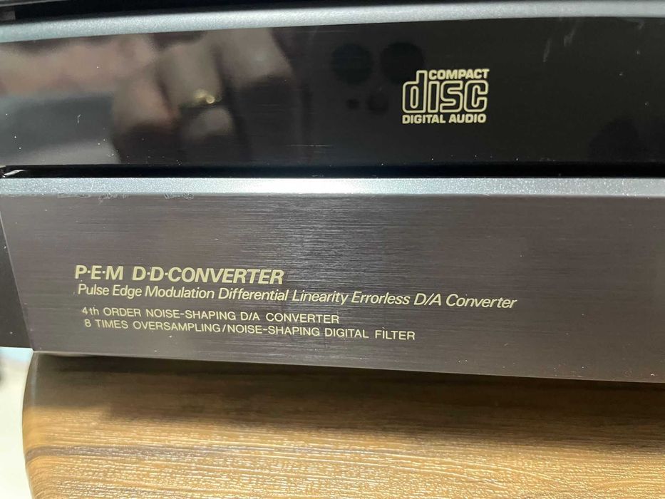JVC XL-V231 Compact Disc Player