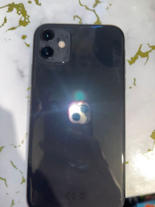 11 айфон продам срочно