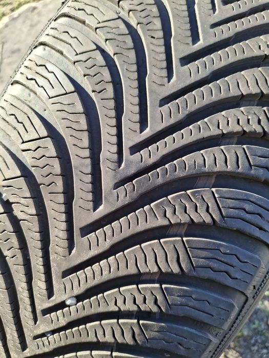 2 Anvelope de iarnă 215 65 r17 Michelin