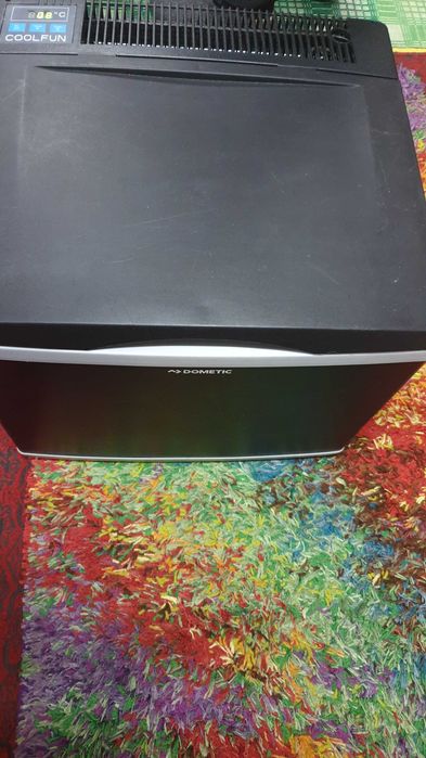хладилник Dometic за риболов и къмпинг 40 литра на 12v и 220v