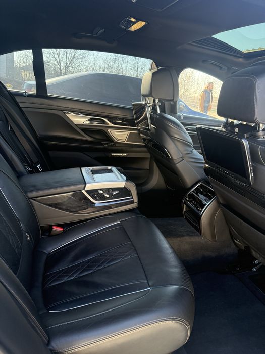 Vand bmw seria 7 model long