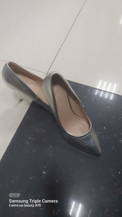 Продам туфли новые