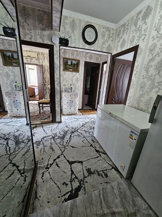 Квартира сотилади 3 хонали 4 хона килинган