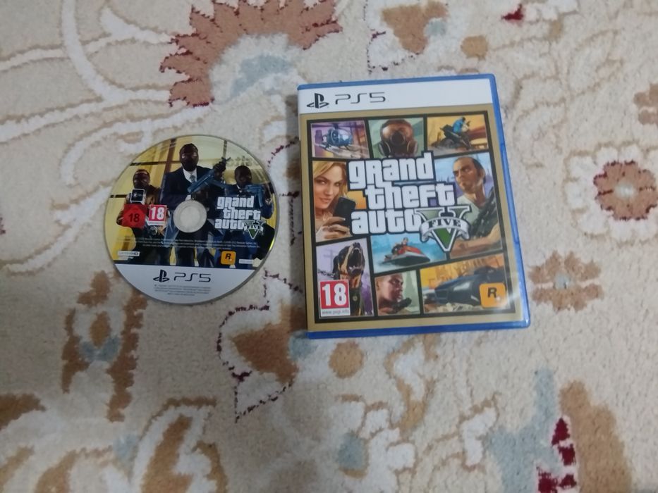 Продам Sony PlayStation 5 с играми