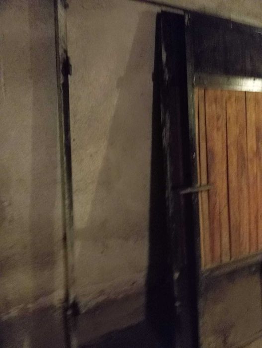 Гаражна врата двукрила