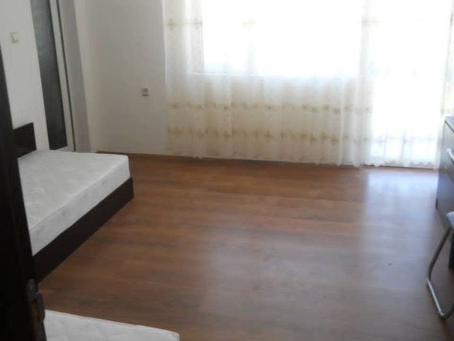 Самостоятелен етаж от къща 120кв