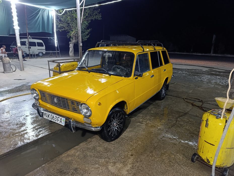 Vaz 2102 furgon sotiladi