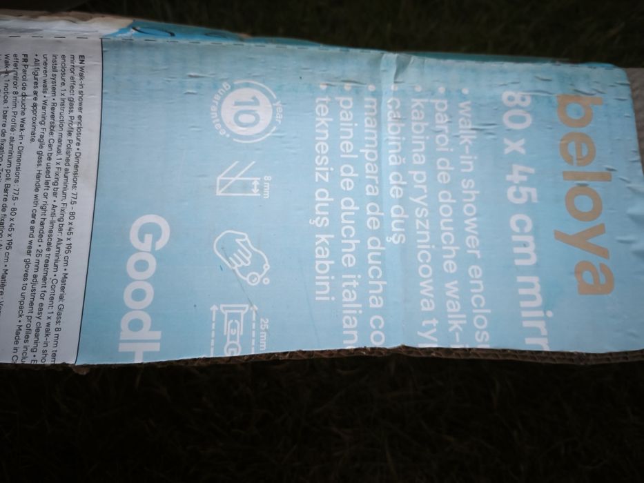 Geam pentru dus, nou. Produsul e fost doar verificat, este intact, fara nici un defect!