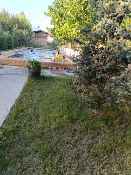 Bostonliqda 21 sotikli hovli sotiladi