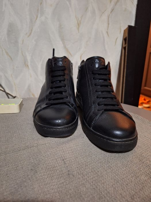 Кожени Кецове марка Prada