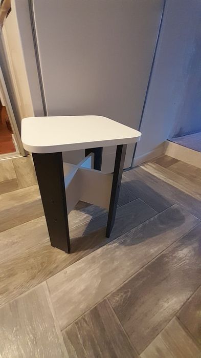 Продам табуретки новые