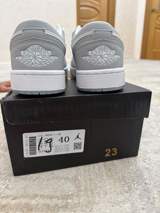 Nike air jordan low 1