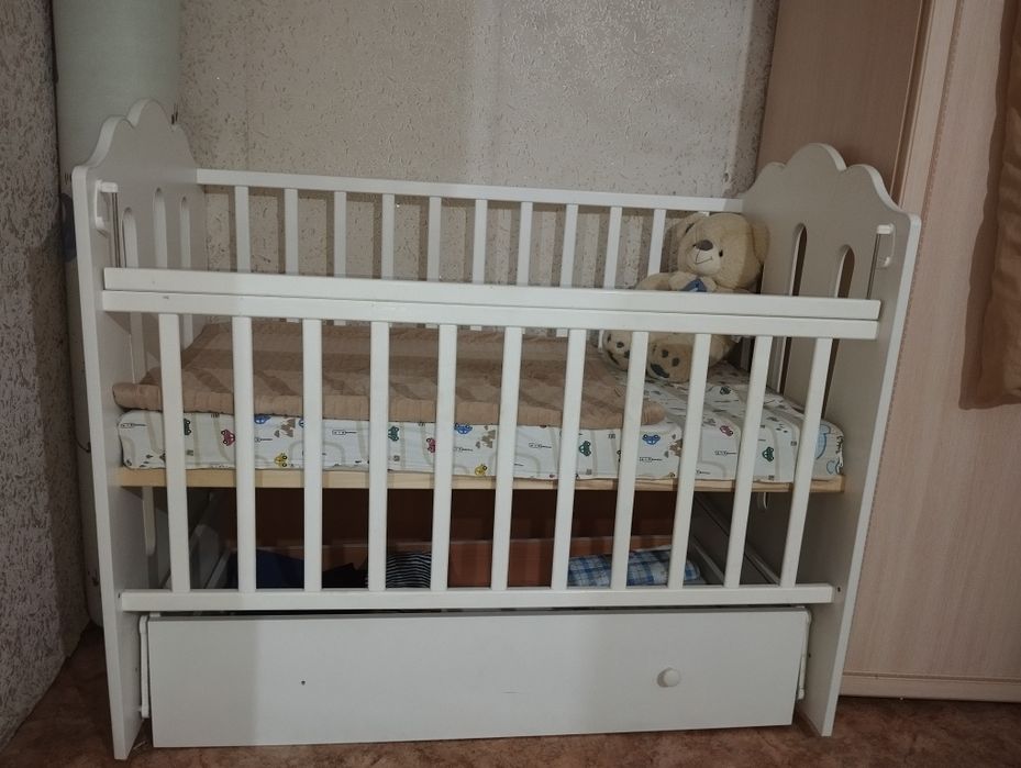 Детская кроватка..
