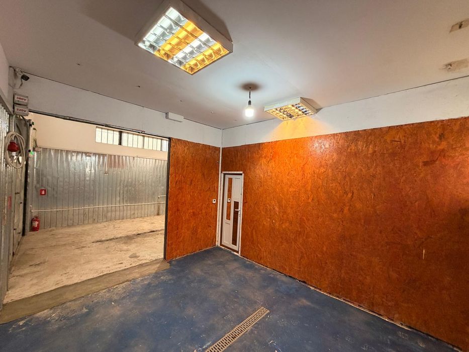 Inchiriez Hala Metalica